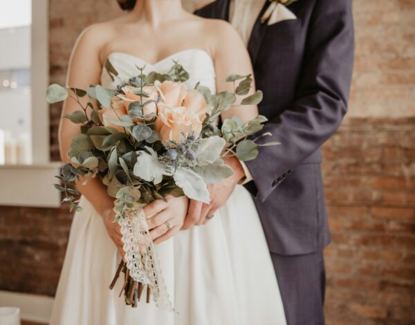 A guide for tipping weddings vendors in New Jersey.