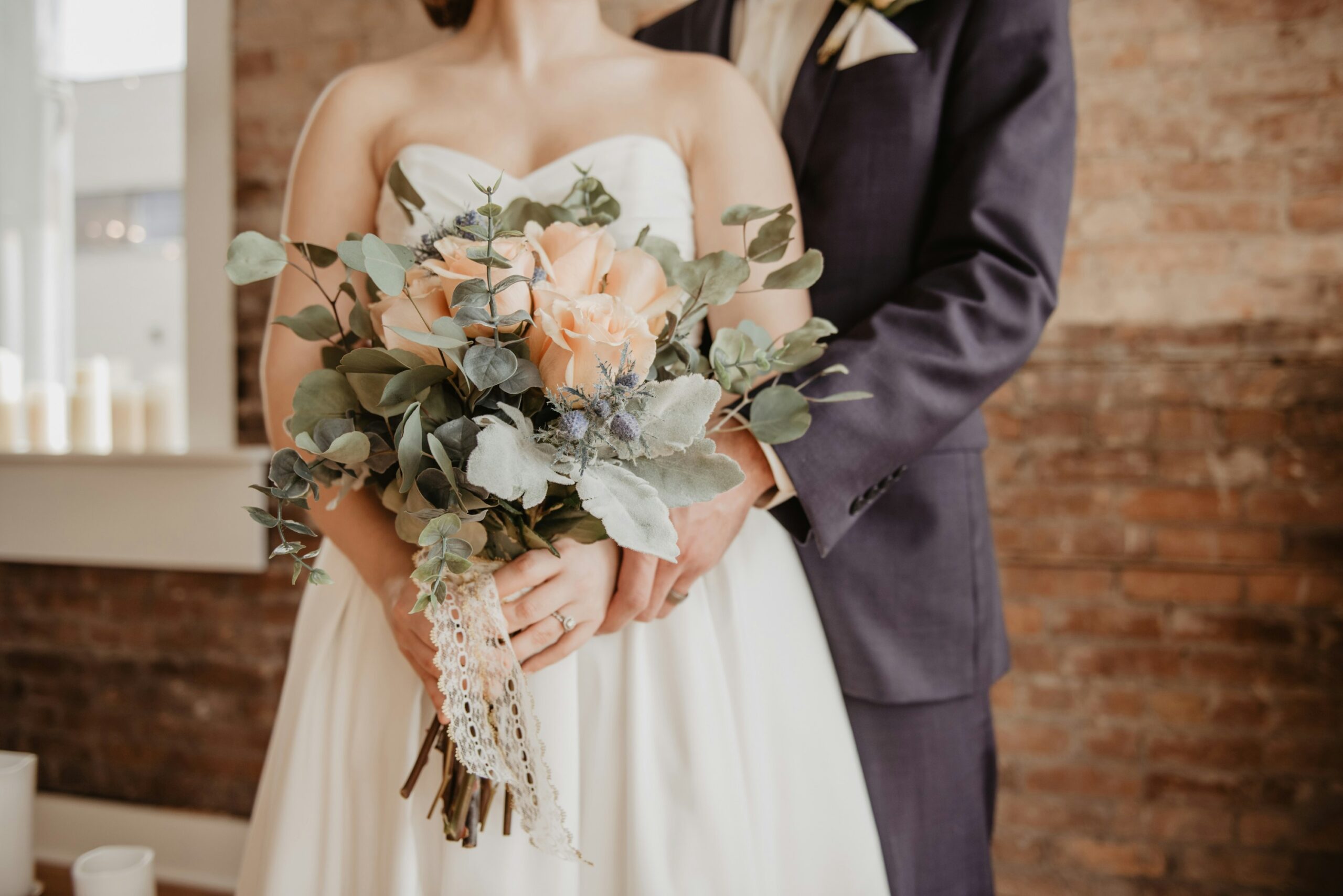 A guide for tipping weddings vendors in New Jersey.