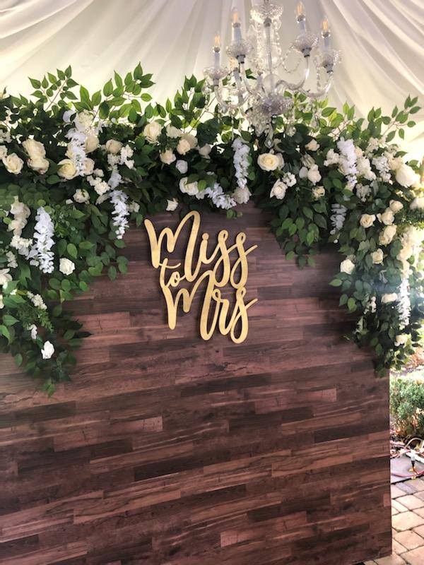 Rustic-flower-wall