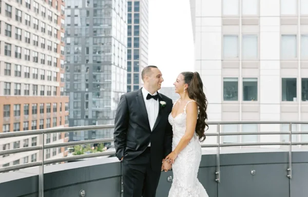 Modern Chic Vibes For This Wedding With NYC as The Backdrop