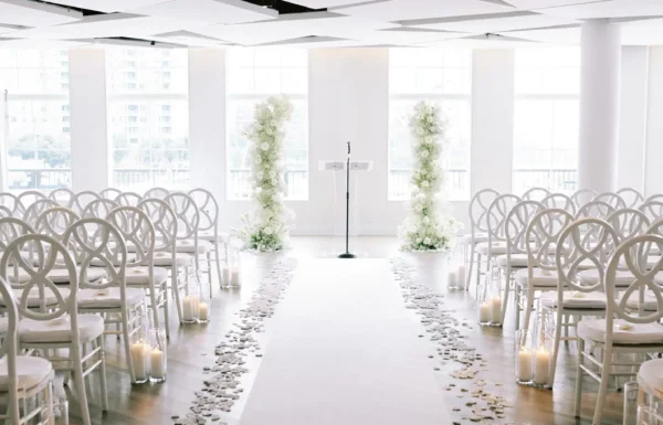 Modern Chic Vibes For This Wedding With NYC as The Backdrop