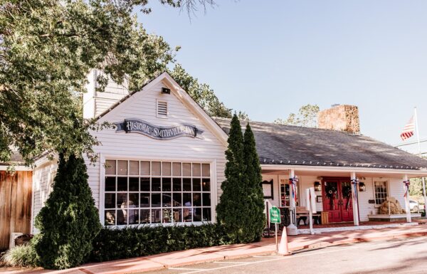 Vintage Vibes at This Smithville Inn Wedding