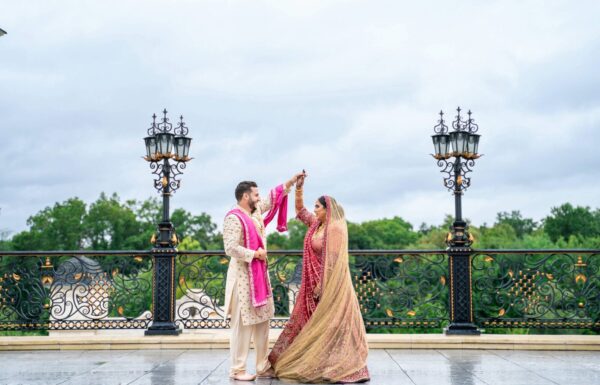 A Lavish Hindu Wedding with Vibrant Florals & Acrobatic Performers