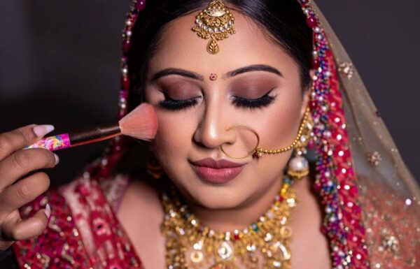 A Lavish Hindu Wedding with Vibrant Florals & Acrobatic Performers