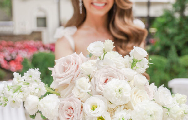 A Timeless Summer Wedding With Neutral Florals & Dancing Robots
