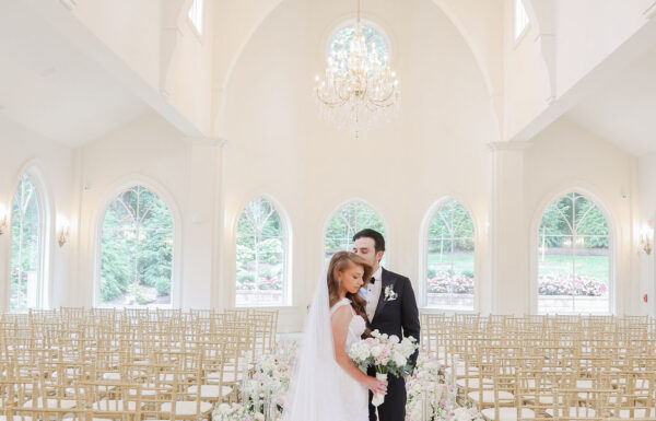 A Timeless Summer Wedding With Neutral Florals & Dancing Robots