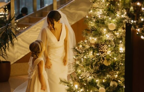 A City-Chic Winter Wedding Complete With a Vintage NYC Cab