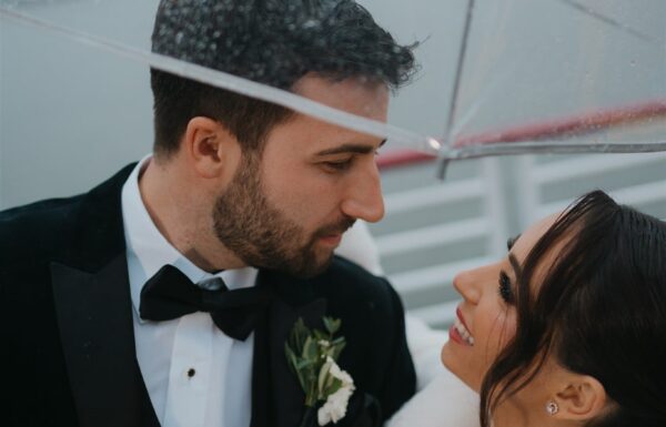 A City-Chic Winter Wedding Complete With a Vintage NYC Cab