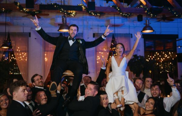 A City-Chic Winter Wedding Complete With a Vintage NYC Cab