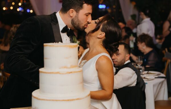 A City-Chic Winter Wedding Complete With a Vintage NYC Cab