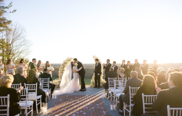 “Hints of Gold in Everything” at This Natirar Wedding