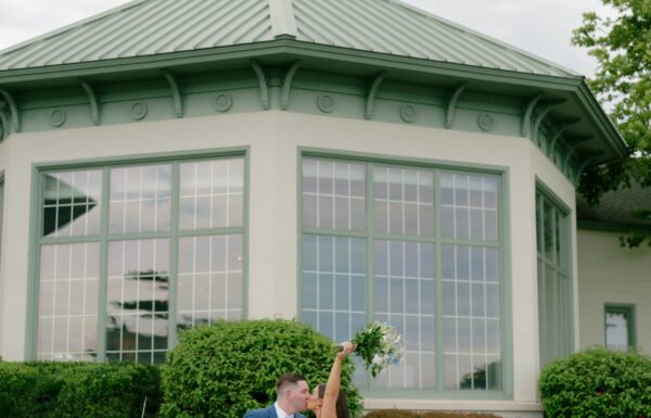 This Wedding Photographer’s Big Day Had a Coastal-Chic Vibe