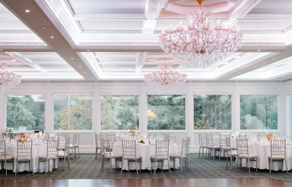 Soft Hues and Beautiful Florals at This Shore Wedding in the Fall