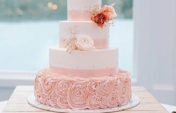 Soft Hues and Beautiful Florals at This Shore Wedding in the Fall