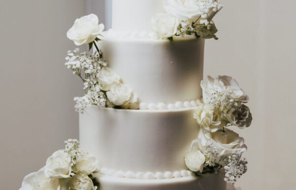A Timeless Black and White Palette Plus Entertainers on Stilts at This Wedding