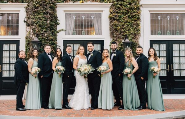 A Modern Meets Rustic Wedding at a Charming Inn