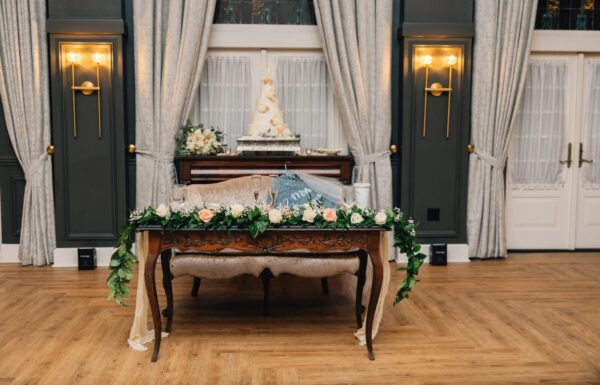 A Modern Meets Rustic Wedding at a Charming Inn