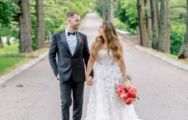 A Garden Vibes Wedding With Sherbet-Colored Florals