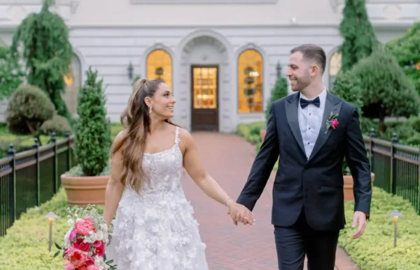 A Garden Vibes Wedding With Sherbet-Colored Florals