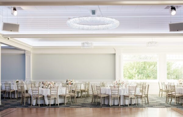 A Chic, Romantic Late-Summer Wedding at the Shore