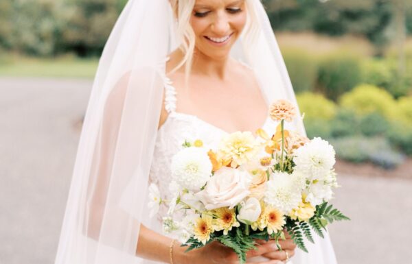 The Venue For This Wedding Offered an Elevated Barn Meets Coastal Aesthetic