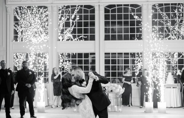 A Black-Tie Wedding With a Black, White & Gold Palette