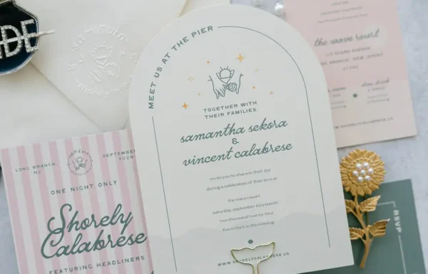 A ‘Shorely in Love’-Themed Wedding With a ‘Retro-Beach’ Aesthetic