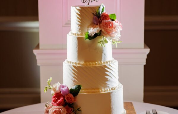 Jersey ‘Love Byrds’ Incorporate Their Last Name Into Fun Decor
