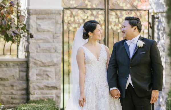 All White Florals & An Impressive First Dance at The Venetian