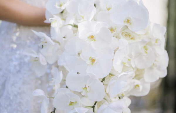 All White Florals & An Impressive First Dance at The Venetian