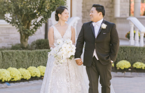 All White Florals & An Impressive First Dance at The Venetian