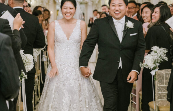 All White Florals & An Impressive First Dance at The Venetian