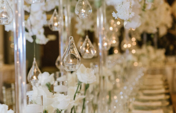 All White Florals & An Impressive First Dance at The Venetian