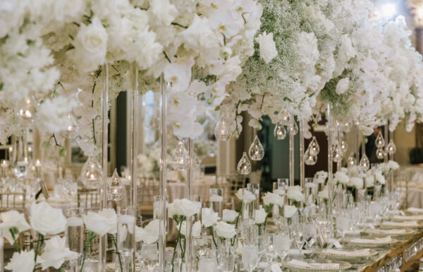 All White Florals & An Impressive First Dance at The Venetian