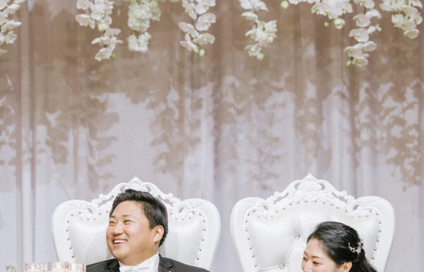 All White Florals & An Impressive First Dance at The Venetian