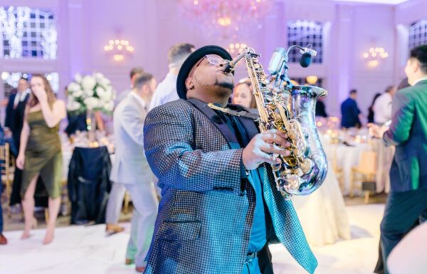 A Dreamy Winter Wedding at the Estate at Florentine Gardens