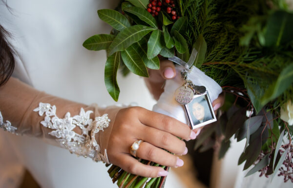 A Christmas-Inspired Wedding “Straight Out of a Hallmark Movie”