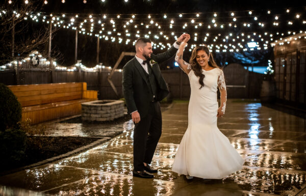 A Christmas-Inspired Wedding “Straight Out of a Hallmark Movie”