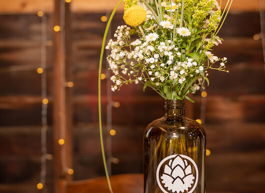 Food Trucks, Local Craft Beer And Barnyard Animals at This Farm Wedding