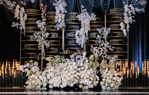 A Standout Sweetheart Table at This Black-And-White Wedding