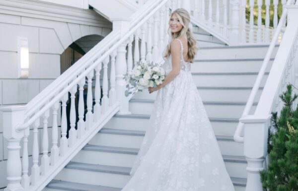 High School Sweethearts Tie the Knot in a Minimalist Coastal-Chic Wedding