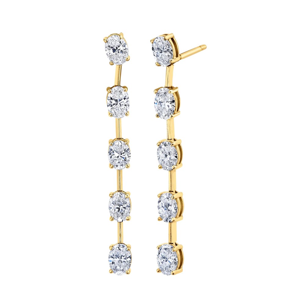 Roman Jewelers in Bridgewater, New Jersey has many options for wedding day jewelry.