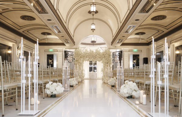 Fluffy White Flowers in Every Detail at This Timeless Shadowbrook Wedding