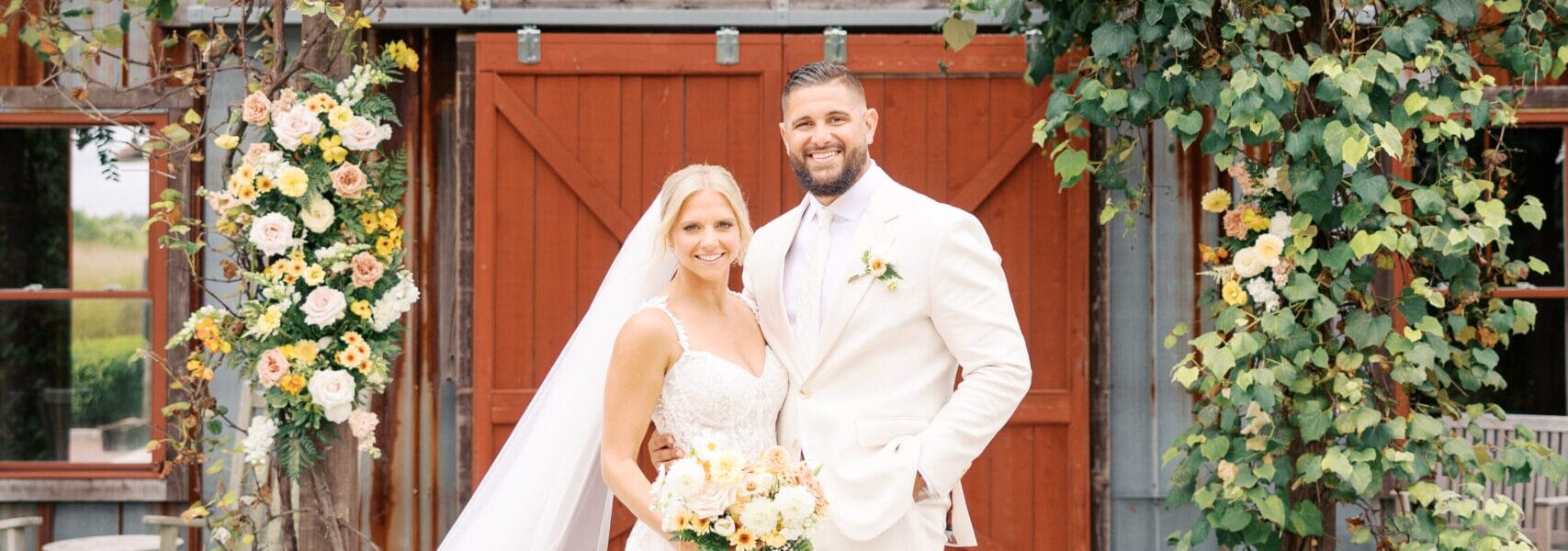 The Venue For This Wedding Offered an Elevated Barn Meets Coastal Aesthetic