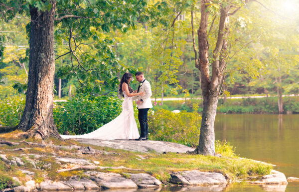 A wedding at Perona Farms in Andover NJ that was planned in just two months.