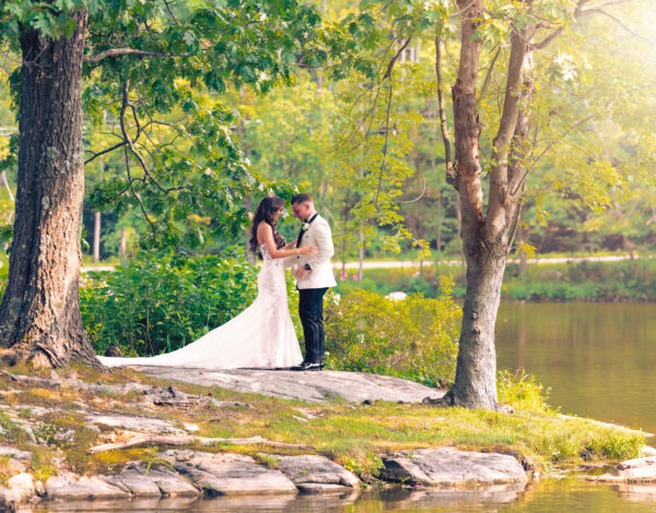 A wedding at Perona Farms in Andover NJ that was planned in just two months.