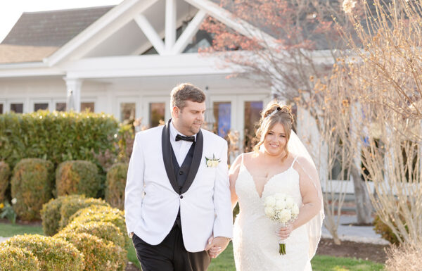 Waterfront Views Set the Scene for This Clarks Landing Yacht Club Wedding