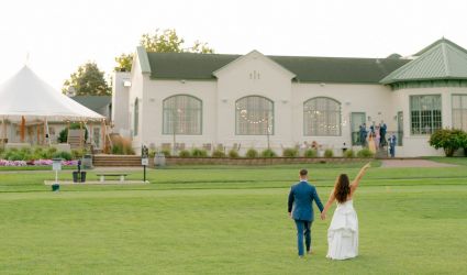 This Wedding Photographer’s Big Day Had a Coastal-Chic Vibe