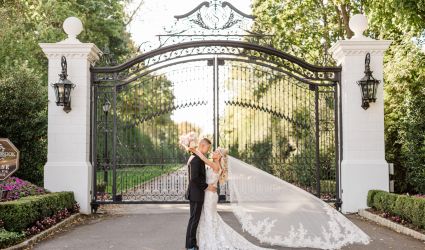 A Glamorous Big Day at This Couple’s “Dream Venue”