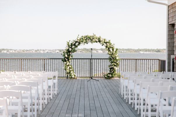 A Lovely Rumson Country Club Wedding with Fun Floral Details - New ...